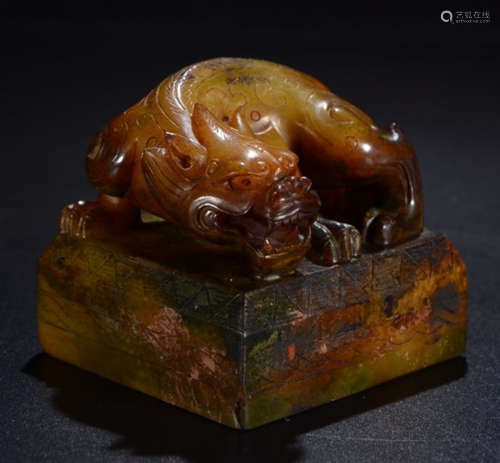 AN ANTIQUE JADE CARVED SEAL