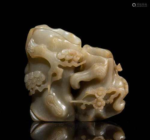 Chinese Brown White Jade Carving Vase