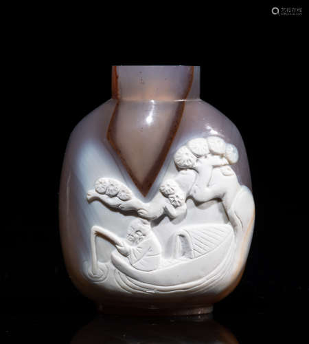 Chinese Cameo Agate Snuff Bottle