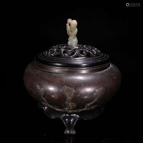 A Bronze Plum Pattern Censer With Mark