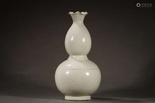 A Ding Yao Gourd Vase