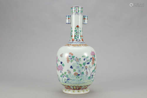 A Famille Rose Flower&Bird Pattern Porcelain Double Ears Vase