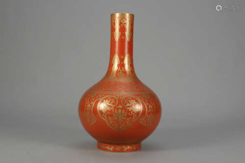 An Iron Red Gilt-inlaid Floral Porcelain Vase