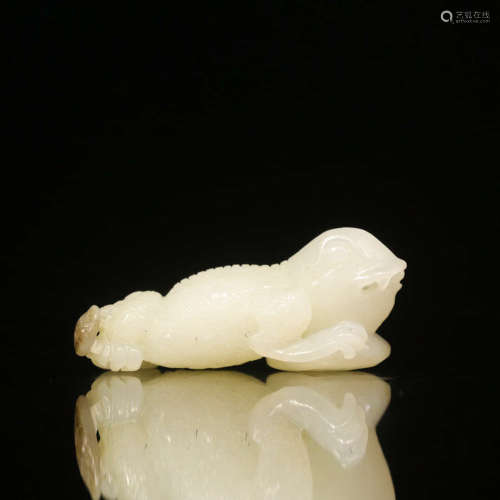 A White Hetian Jade Lizard Ornament