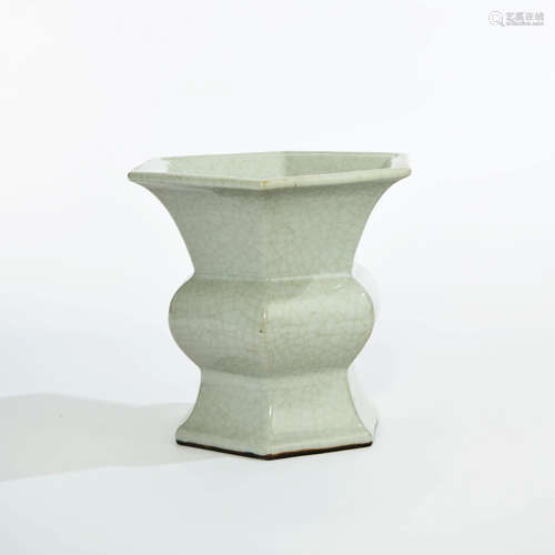 An Imitation Official Glaze Porcelain Hexagon Zun