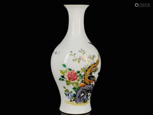 An Enamel Flower&Bird Porcelain Vase