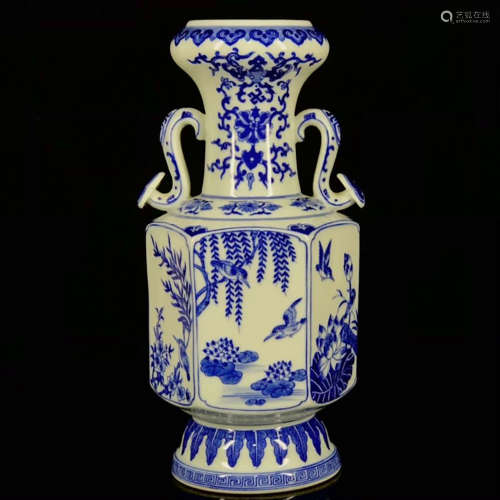 A Blue and White Flower&bird Porcelain Vase