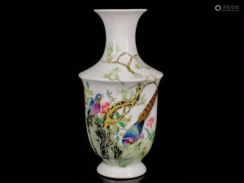 An Enamel Flower&Bird Porcelain Vase