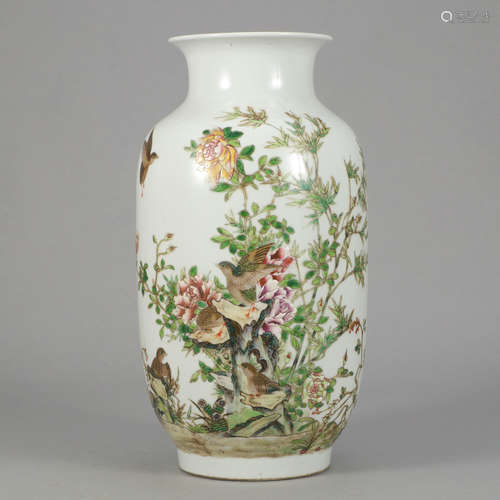 A Famille Rose Flower&Bird Porcelain Lantern-shaped Vase