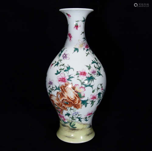 An Enamel Floral Porcelain Vase