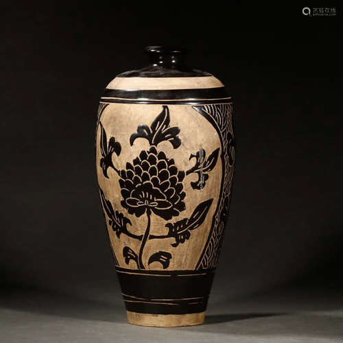 A Cizhou Kiln Flower Carved Porcelain Meiping