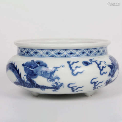 A Blue and White Dragon Pattern Porcelain Three-legged Incense Burner