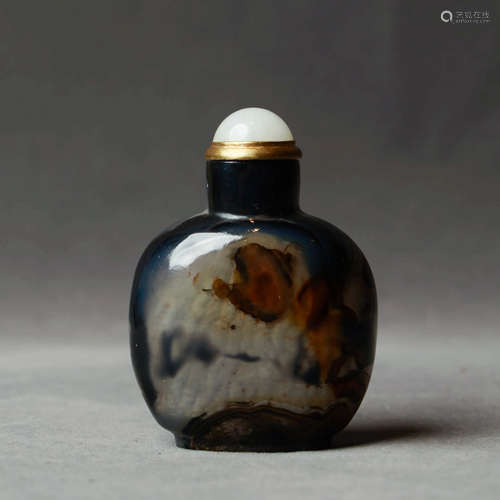 An Agate Snuff Bottle