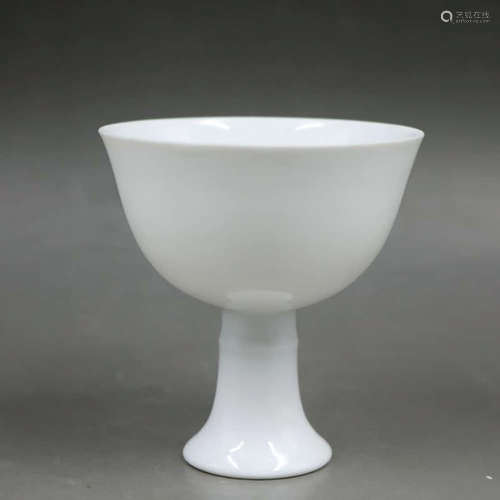 A Sweet White Glaze Dragon Carved Porcelain Standing Cup