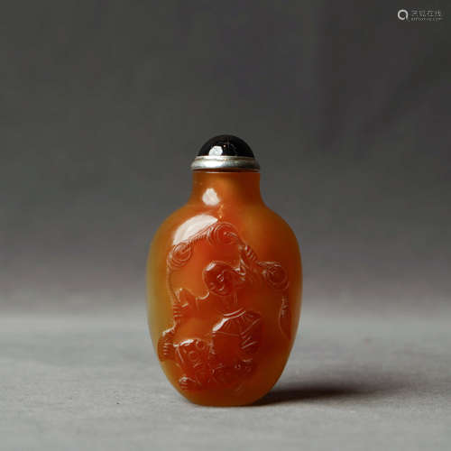 A Figure Carved Agate Snuff Bottle