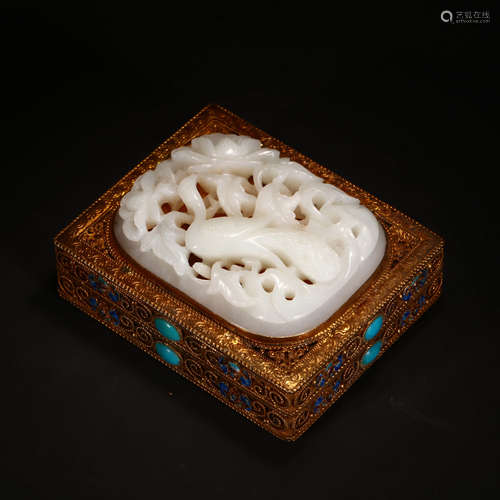 A Hetian Jade Inlaid Gild Silver Jewel case