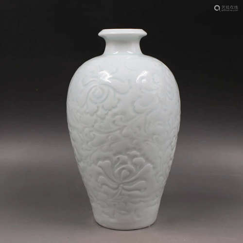 A Hutian Kiln Floral Carved Porcelain Meiping Jar