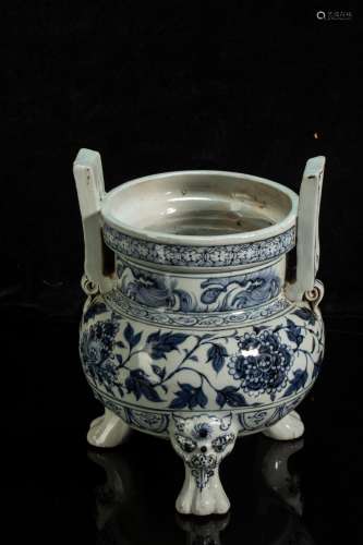 White and Blue Porcelain Censer from Yuan