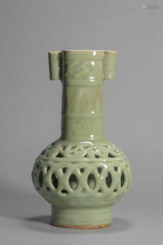 Two Ears Vase LongQuan from Ming
