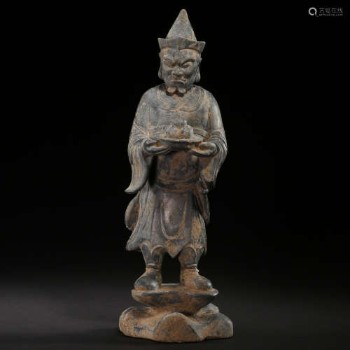 Crystal ornament in human statue from Yuan