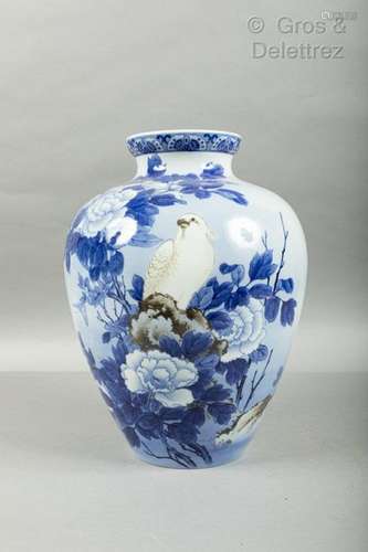 Japon, fin XIXe siècle Vase en porcelaine bleu bl…