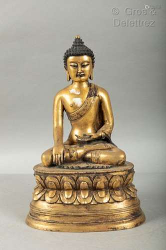 Chine, XXe siècle Sujet en bronze doré représenta…
