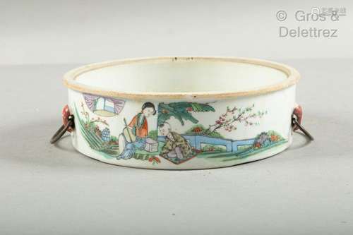 Chine, XIXe siècle Chauffe plat en porcelaine et …