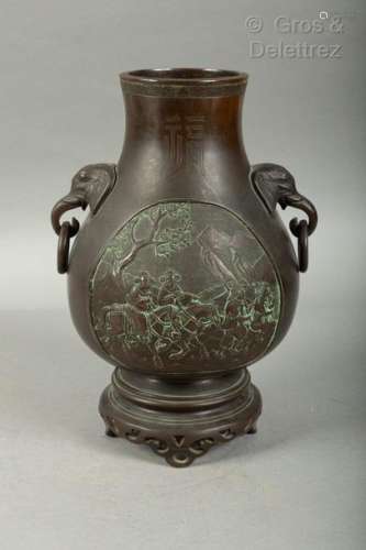 Chine du Sud Vietnam, vers 1920 Vase en bronze, à…