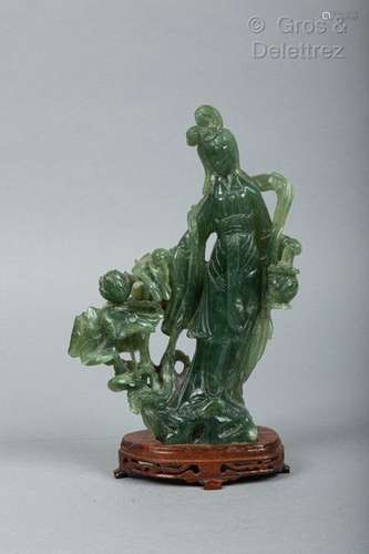 Chine, vers 1960 Statuette en serpentine, représe…