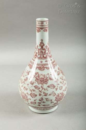 Chine, XXe siècle Vase balustre à long col en por…