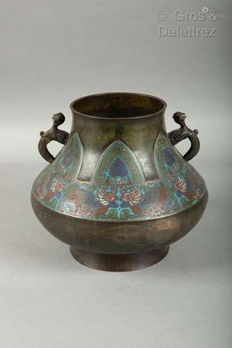 Japon, vers 1920 Vase pansu en bronze et émaux ch…