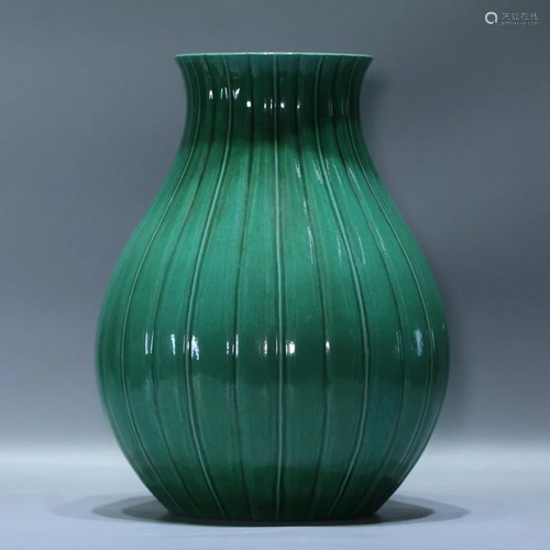 ANCIENT CHINESE,GREEN-GLAZED VASE