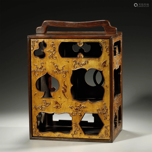 QING DYNASTY,GILT-LACQUERED WOOD BOX