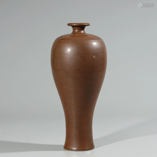 ANCIENT CHINESE,DING-KILN VASE.MEIPING