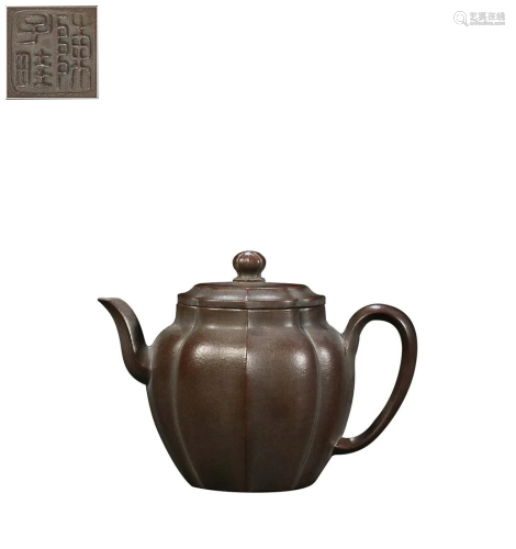 ZISHA TEAPOT WITH FLUTED SIDES