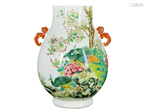 FAMILLE ROSE 'PEONY AND PEACOCK' VASE