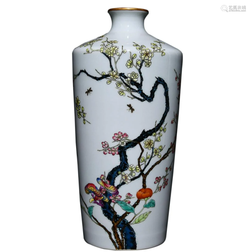 FAMILLE ROSE 'FLORAL' MEIPING VASE
