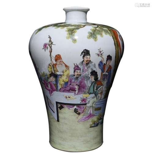 FAMILLE ROSE 'FIGURE STORY' MEIPING VASE