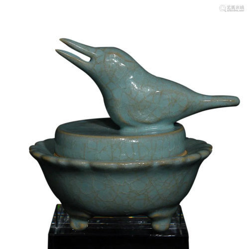 RU WARE 'ICE CRACK' CENSER WITH SWALLOW