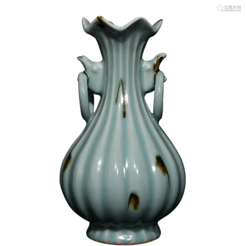 LONGQUAN WARE CELADON GLAZED VASE WITH RUFFLED RIM AND