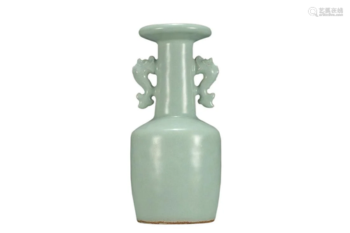 LONGQUAN WARE VASE WITH FISH HANDLES