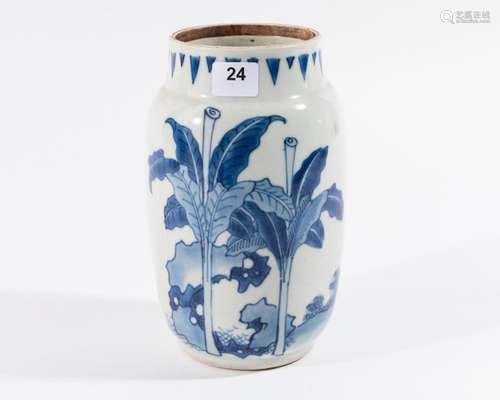 CHINE Petit VASE ovoïde en porcelaine à décor bleu…