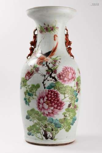 CHINE VASE en porcelaine à décor polychrome d'un o…