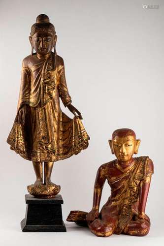 THAÏLAND Deux personnages en bois laqué et doré, l…