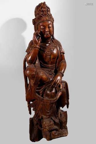 CHINE GUANYIN en position de délassement royal, bo…