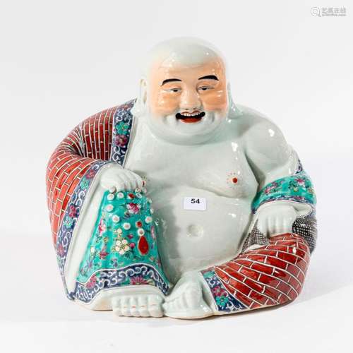 CHINE BUDAÏ en porcelaine à décor polychrome, tena…