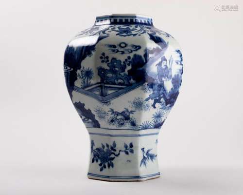 CHINE VASE de section octogonale en porcelaine à d…