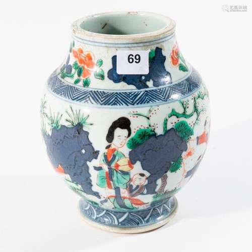 CHINE Petit VASE balustre en porcelaine et émaux W…