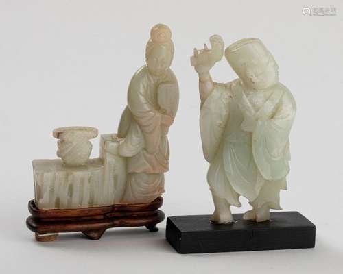 CHINE Deux SUJETS en jade sculpté figurant des dig…