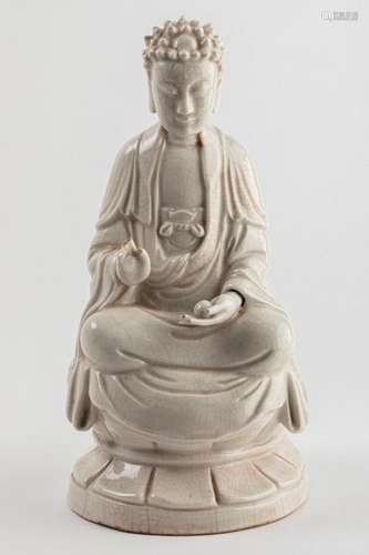 CHINE BUDDHA sur son socle lotiforme, porcelaine d…